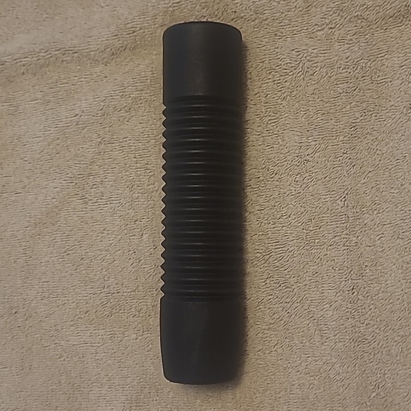 Mossberg 500/590 foregrip OEM - Picture 3 of 3